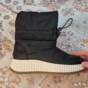 Falls Creek Black Snow Boots - Women's Size 8